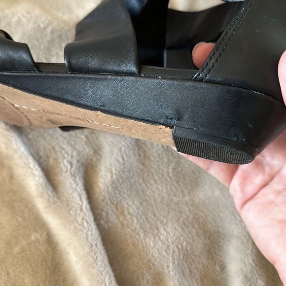 Vince Camuto Seevina Flat Sandals - Picture 7 of 10